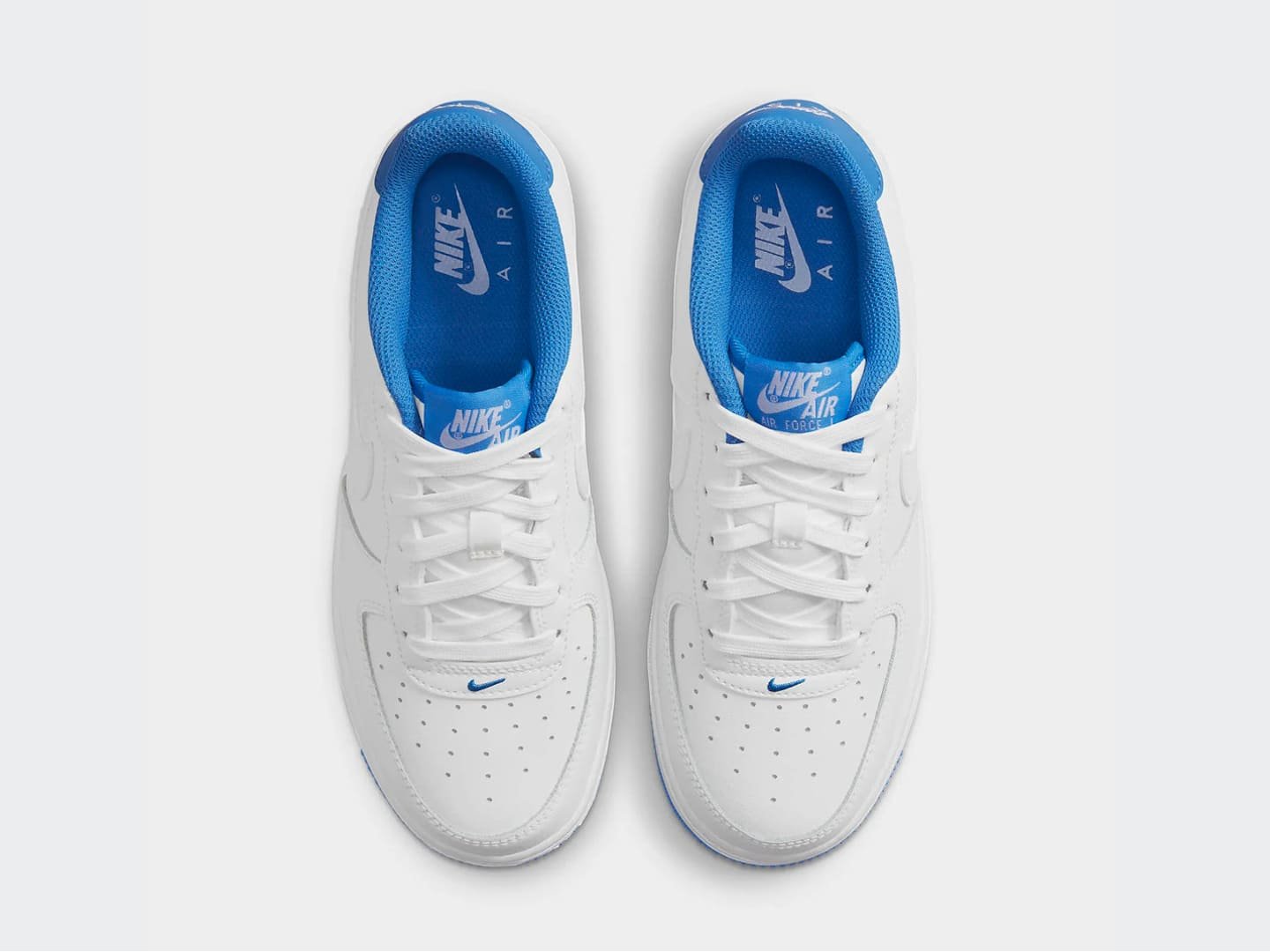 Nike air force 1 hotsell white/carolina blue